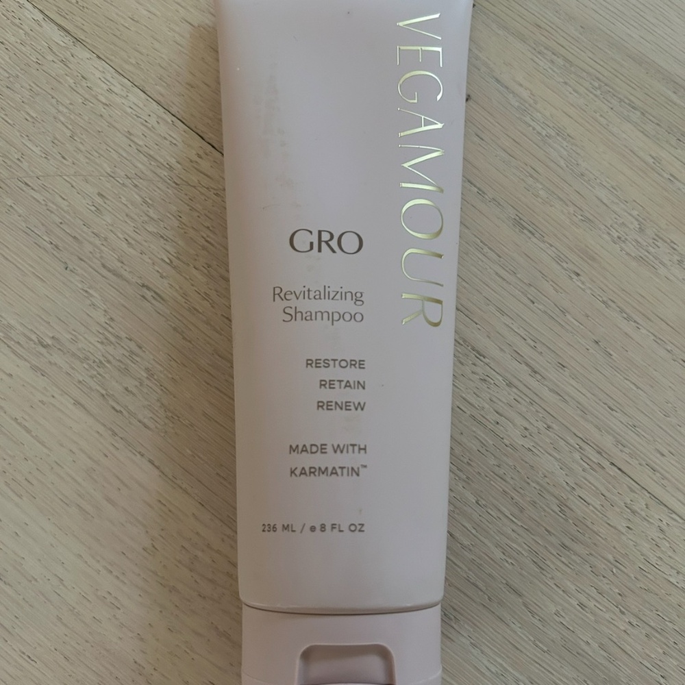 Vegamour GRO Revitalizing Shampoo